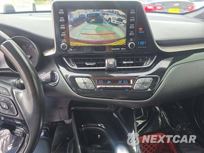2019 Toyota C-HR XLE - zdjęcie 7 z 22 - miniatura