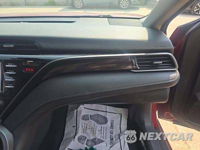 2020 Toyota Camry LE - zdjęcie 16 z 25 - miniatura