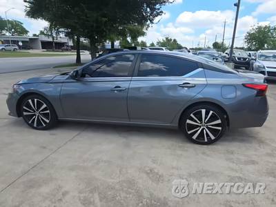 2021 Nissan Altima SR - zdjęcie 3 z 28 - miniatura