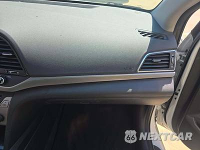 2018 Hyundai Elantra SEL Sedan - zdjęcie 19 z 31 - miniatura