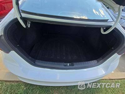 2018 Hyundai Elantra SEL Sedan - zdjęcie 14 z 31 - miniatura