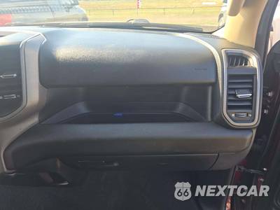 2019 Ram 1500 Tradesman Extended Cab Medium Bed - zdjęcie 16 z 27 - miniatura