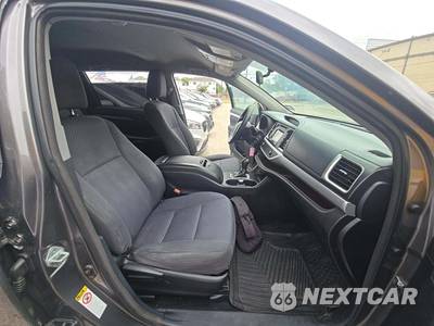 2015 Toyota Highlander LE - zdjęcie 18 z 27 - miniatura