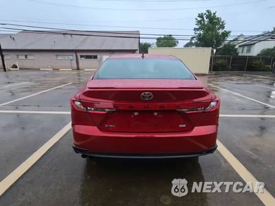 2025 Toyota Camry SE - zdjęcie 4 z 26 - miniatura