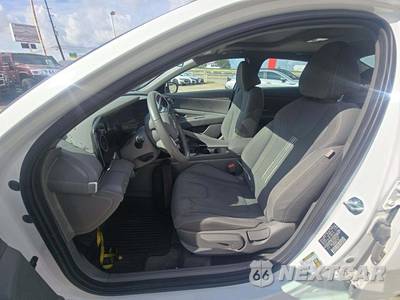 2025 Hyundai Elantra SEL Convenience - zdjęcie 3 z 20 - miniatura