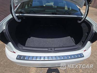 2021 Volkswagen Passat 2.0T SE - zdjęcie 14 z 27 - miniatura