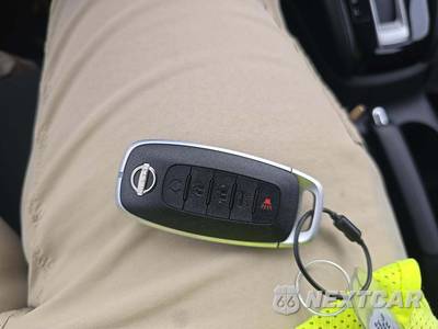 2025 Nissan Versa SR - zdjęcie 5 z 20 - miniatura