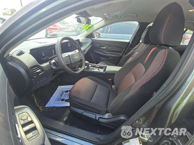 2026 Nissan Sentra SR - zdjęcie 6 z 25 - miniatura
