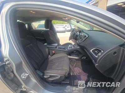 2016 Chrysler 200 Limited - zdjęcie 15 z 23 - miniatura