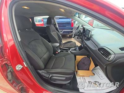 2018 Hyundai Elantra GT Hatchback - zdjęcie 18 z 29 - miniatura