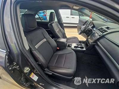 2014 Toyota Camry SE - zdjęcie 18 z 28 - miniatura