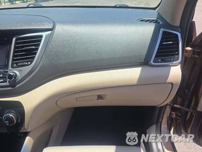 2016 Hyundai Tucson SE w/Beige Interior - zdjęcie 16 z 26 - miniatura