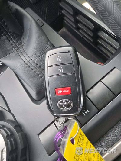 2024 Toyota Tacoma TRD Off-Road Crew Cab Medium Bed - zdjęcie 8 z 22 - miniatura
