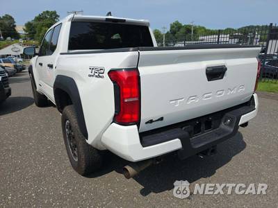 2024 Toyota Tacoma TRD Off-Road Crew Cab Medium Bed - zdjęcie 2 z 22 - miniatura
