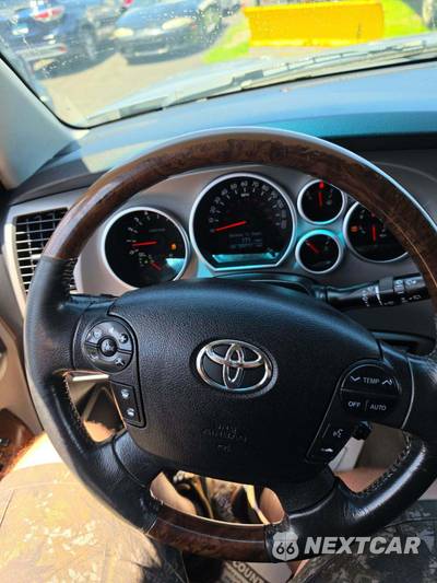 2010 Toyota Sequoia Platinum - zdjęcie 22 z 39 - miniatura