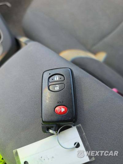 2010 Toyota Prius III - zdjęcie 8 z 40 - miniatura