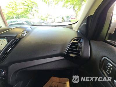 2019 Ford Escape SE - zdjęcie 19 z 24 - miniatura