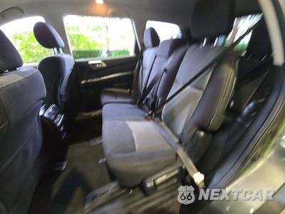 2020 Nissan Pathfinder S - zdjęcie 13 z 26 - miniatura
