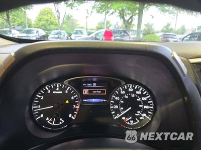 2020 Nissan Pathfinder S - zdjęcie 9 z 26 - miniatura