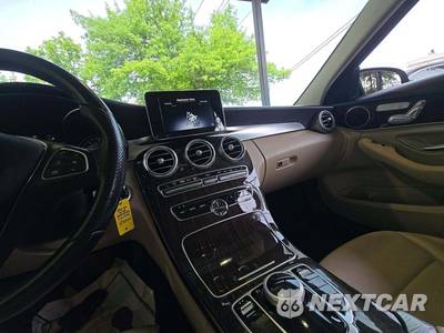 2018 Mercedes-Benz C 300 4MATIC Sedan - zdjęcie 10 z 25 - miniatura