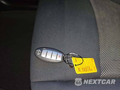 2017 Nissan Pathfinder SV - zdjęcie 8 z 27 - miniatura