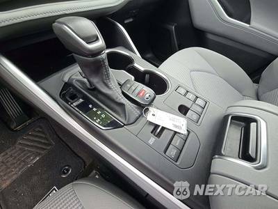 2024 Toyota Highlander LE - zdjęcie 8 z 22 - miniatura