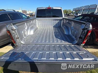 2020 Ram 1500 Big Horn Crew Cab Short Bed - zdjęcie 14 z 23 - miniatura