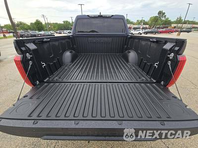 2024 Toyota Tundra SR5 Crew Cab Short Bed - zdjęcie 14 z 20 - miniatura