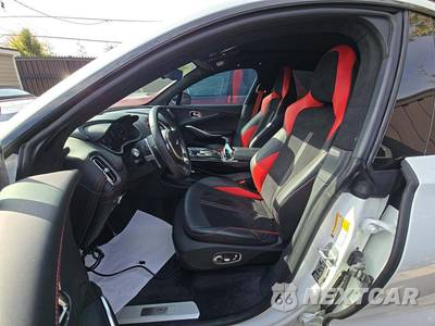 2023 Aston Martin DBX707 - zdjęcie 6 z 20 - miniatura
