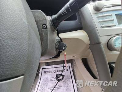 2009 Toyota Camry LE - zdjęcie 8 z 21 - miniatura