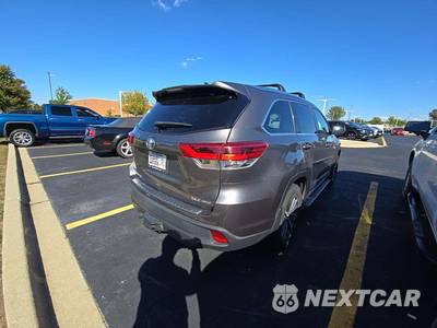 2017 Toyota Highlander XLE - zdjęcie 3 z 24 - miniatura