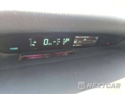 2014 Toyota Prius Plug-In Hybrid - zdjęcie 9 z 21 - miniatura