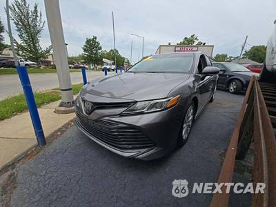 2020 Toyota Camry LE - zdjęcie 1 z 24 - miniatura