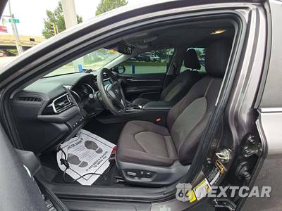 2020 Toyota Camry LE - zdjęcie 6 z 24 - miniatura