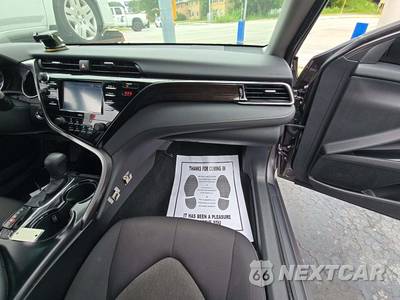 2020 Toyota Camry LE - zdjęcie 19 z 24 - miniatura