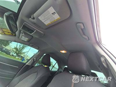 2020 Toyota Camry LE - zdjęcie 11 z 24 - miniatura