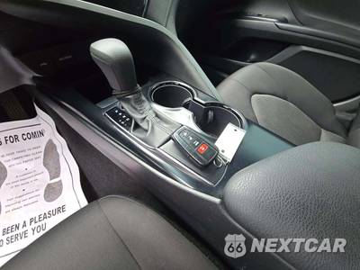 2020 Toyota Camry LE - zdjęcie 8 z 24 - miniatura
