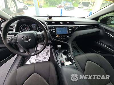 2020 Toyota Camry LE - zdjęcie 10 z 24 - miniatura