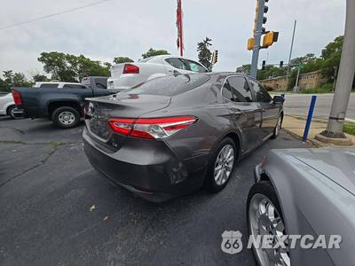 2020 Toyota Camry LE - zdjęcie 3 z 24 - miniatura