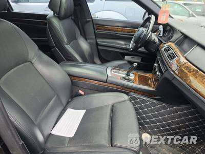 2013 BMW 7 Series Sedan 750Li xDrive - zdjęcie 14 z 21 - miniatura