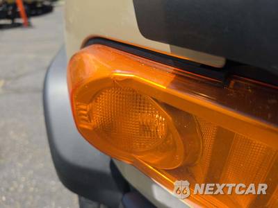 2014 Toyota FJ Cruiser w/Rear Doors - zdjęcie 25 z 32 - miniatura