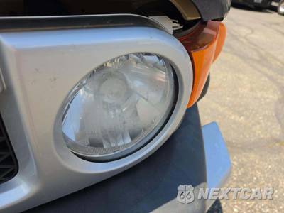 2014 Toyota FJ Cruiser w/Rear Doors - zdjęcie 24 z 32 - miniatura