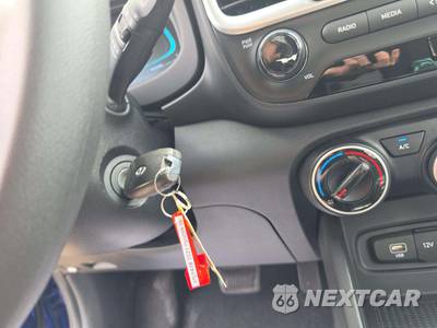 2025 Hyundai Venue SE - zdjęcie 8 z 19 - miniatura