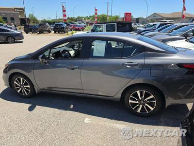 2022 Nissan Versa SV - zdjęcie 2 z 20 - miniatura