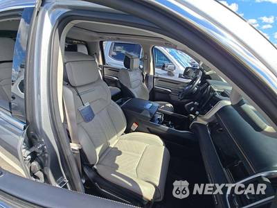 2025 Ram 1500 Tungsten Crew Cab Short Bed - zdjęcie 18 z 20 - miniatura