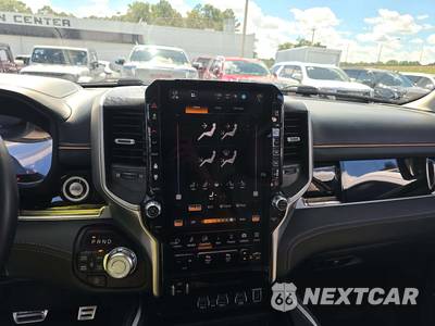 2025 Ram 1500 Tungsten Crew Cab Short Bed - zdjęcie 10 z 20 - miniatura