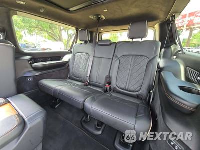 2024 Jeep Grand Wagoneer L Series III - zdjęcie 14 z 23 - miniatura