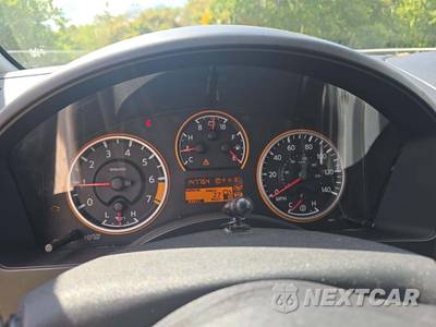 2012 Nissan TITAN SV Crew Cab Short Bed - zdjęcie 9 z 23 - miniatura