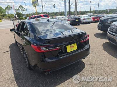 2025 Toyota Camry SE - zdjęcie 2 z 21 - miniatura
