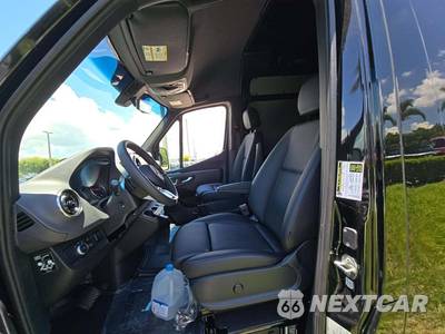 2025 Mercedes-Benz Sprinter 2500 Cargo Van High Roof 170.0" WB - zdjęcie 6 z 20 - miniatura